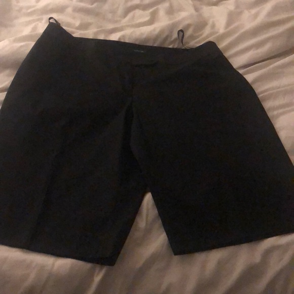 Jones New York Pants - NWOT 🥳 Jones NY Signature stretch Bermuda shorts